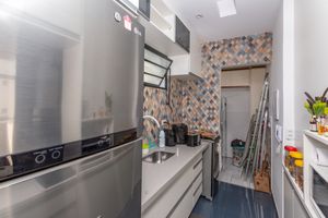 Image 30 - 872622