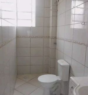 Image 8 - 872636