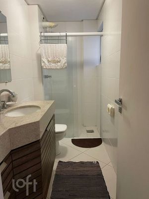 Image 8 - 872641