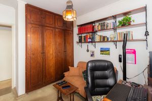 Image 11 - 872646