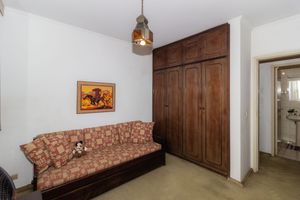 Image 16 - 872646