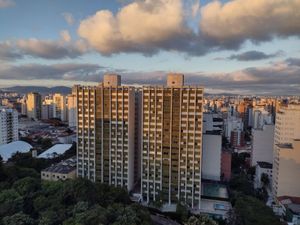 Image 4 - 872646