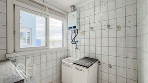 Image 7 - 872648