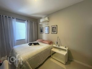 Image 4 - 872653