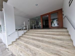 Image 10 - 872653