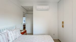 Image 18 - 872656