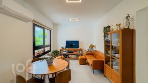 Image 2 - 872656