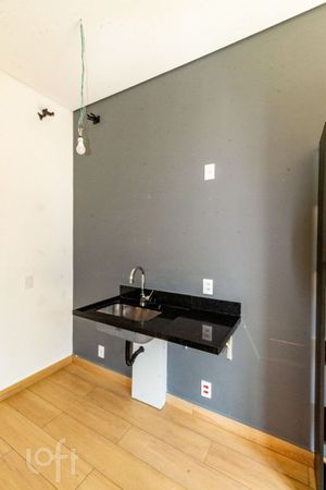 Image 3 - 872695