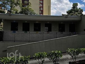 Image 8 - 872700