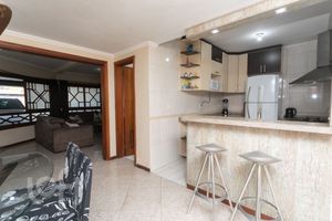 Image 6 - 872736