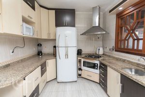 Image 11 - 872736