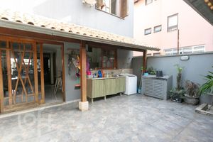 Image 19 - 872736