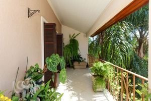 Image 12 - 872741