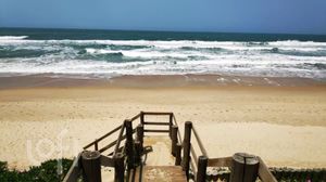 Image 15 - 872757