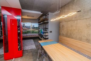 Image 1 - 872758