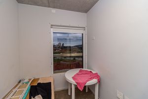 Image 11 - 872758
