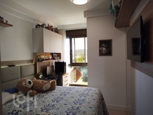 Image 4 - 872760