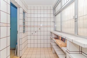 Image 24 - 872767