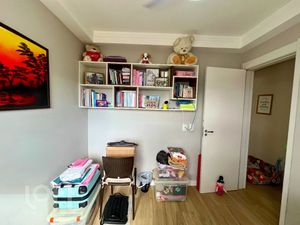 Image 12 - 872768