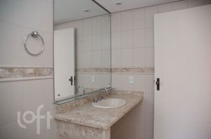 Image 19 - 872778