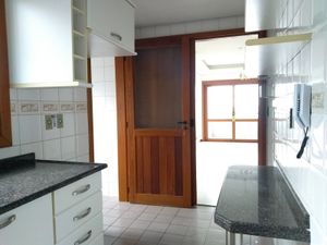 Image 6 - 872779