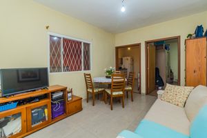 Image 4 - 872782