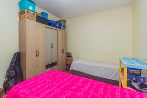 Image 12 - 872782
