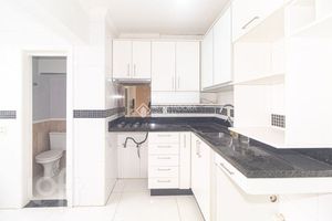 Image 10 - 872793