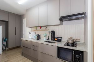 Image 15 - 872800