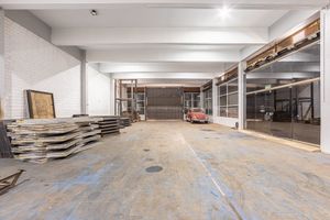 Image 14 - 872811