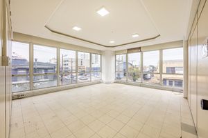 Image 18 - 872811