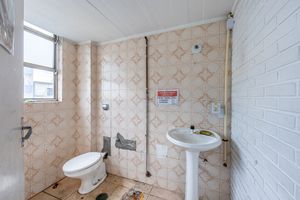 Image 23 - 872811