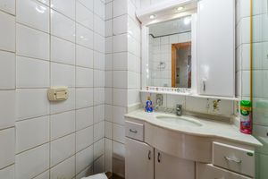 Image 14 - 872812