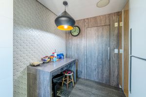 Image 19 - 872812