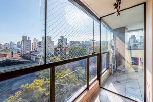 Image 10 - 872812