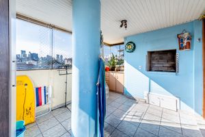 Image 8 - 872812