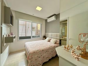 Image 15 - 872814