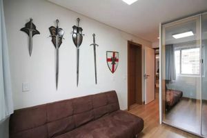 Image 4 - 872817