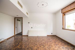 Image 3 - 872856