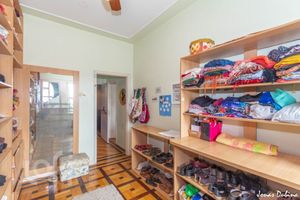 Image 31 - 872858