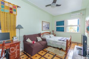 Image 27 - 872858