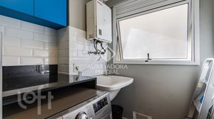 Image 8 - 872860