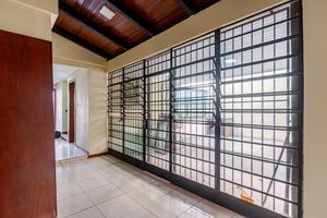 Image 10 - 872865