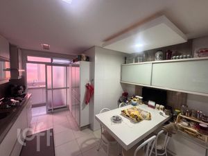 Image 3 - 872866