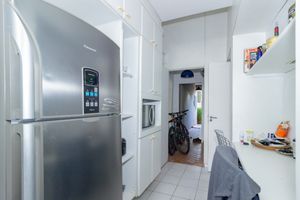 Image 34 - 872870
