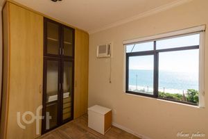 Image 15 - 872875