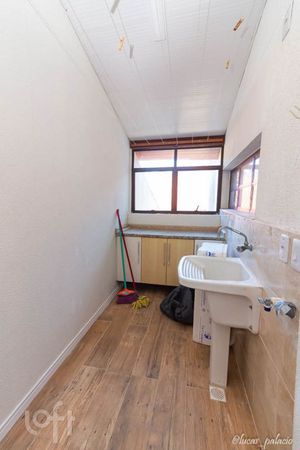 Image 1 - 872875