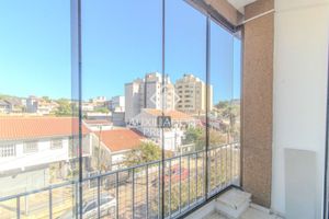 Image 2 - 872876