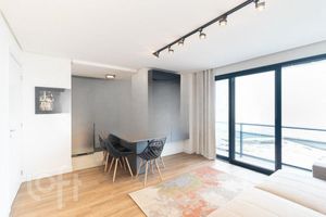 Image 1 - 872879