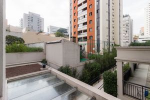 Image 12 - 872881
